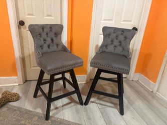 Set of 2 Gray Velvet Tufted Bar Stools