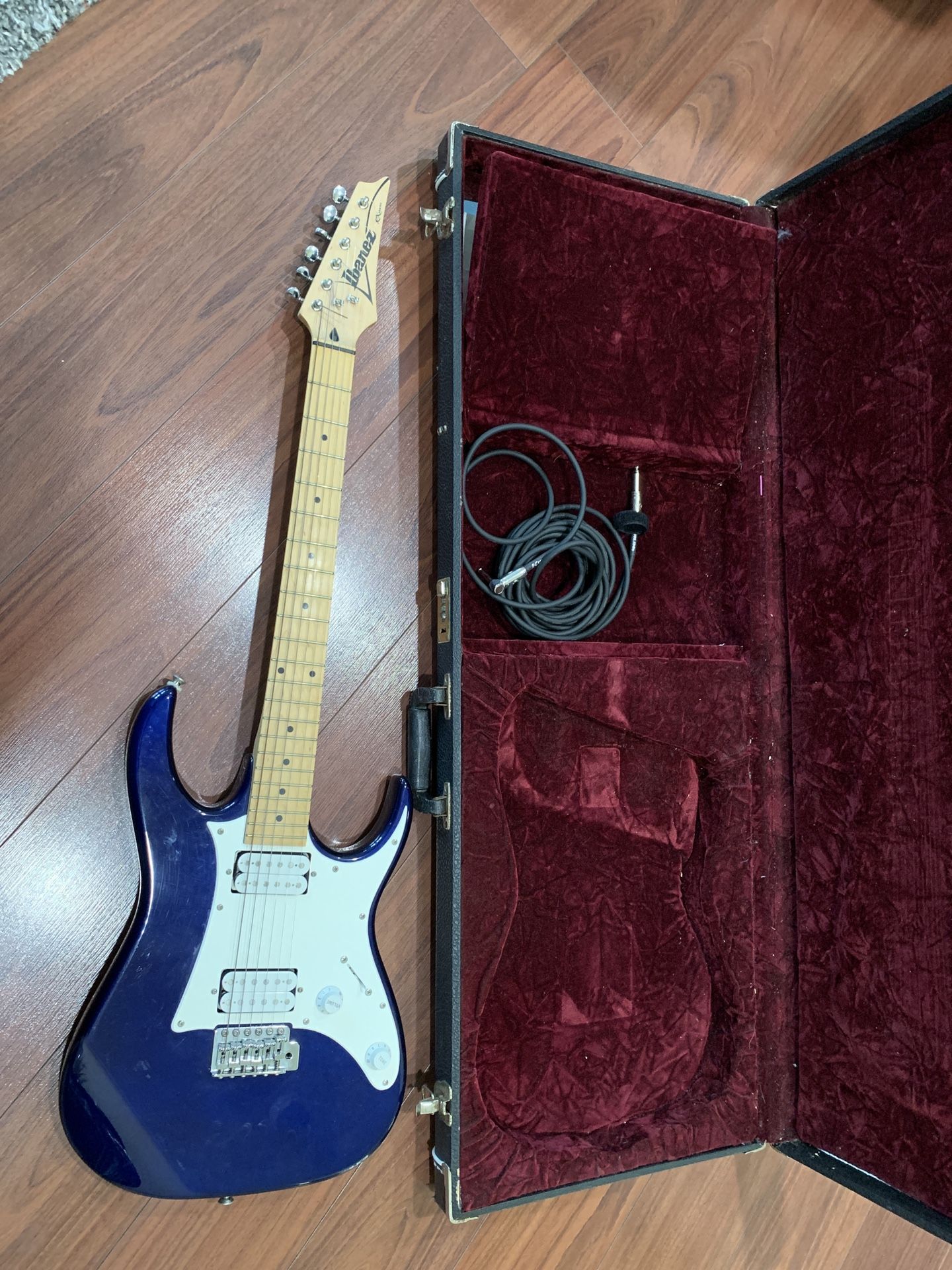Ibanez RX20 Electric Guitar Very Nice With Case