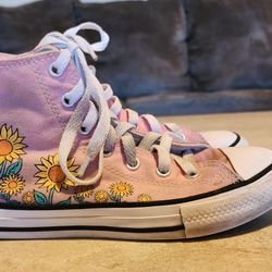 Girls Hightop Converse Size 3