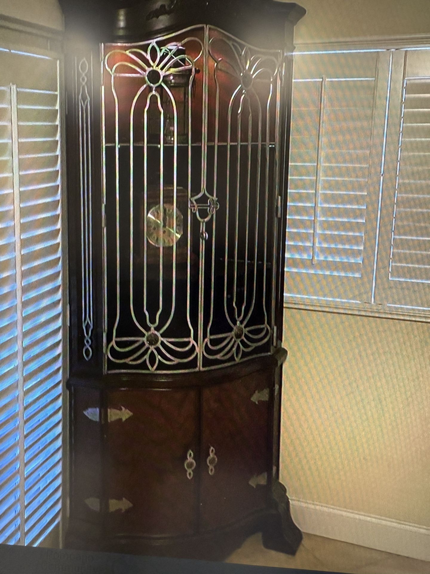 Ethan Allen corner bar