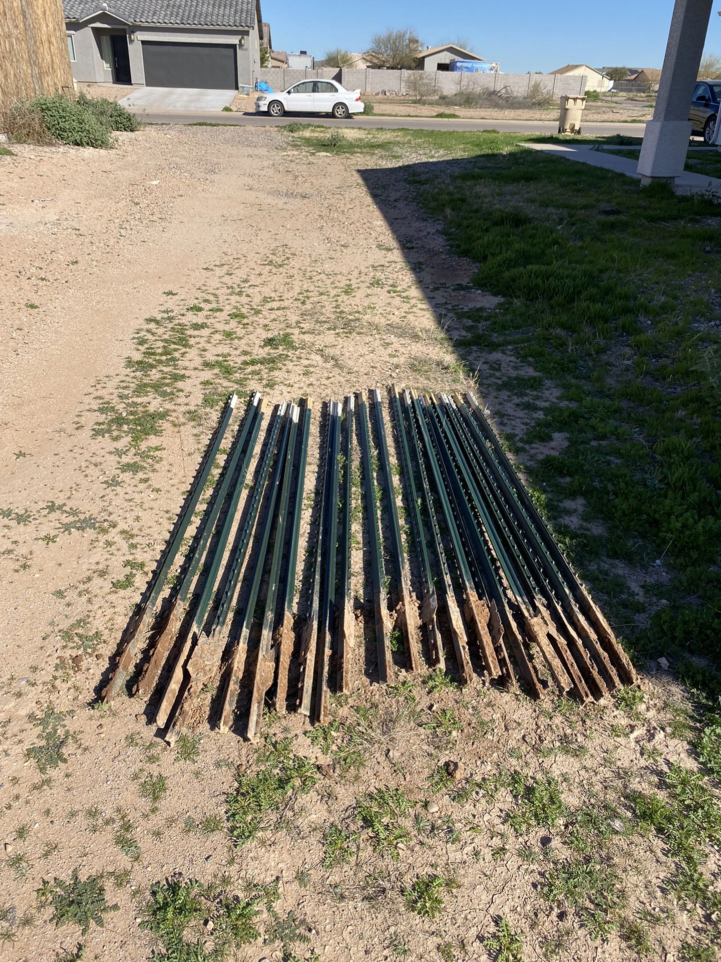 Read Description - 22 pieces - 7 ft. Steel Fence T-Post (Everbilt Brand) - Used