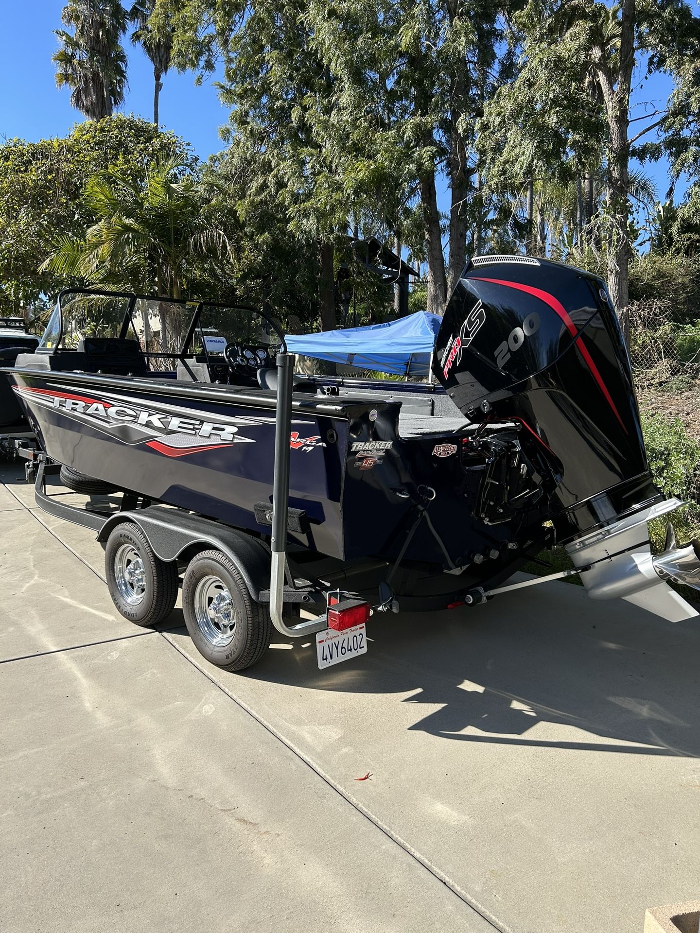 2023 Tracker Targa V19