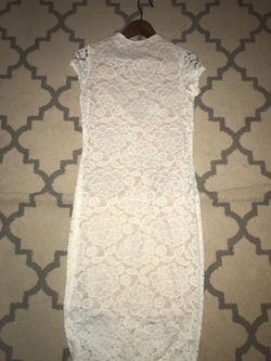 Size small women’s white lace dress