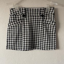 Forever 21, Women’s Black & White Houndstooth Print Fake Pockets  Skirt, Size L