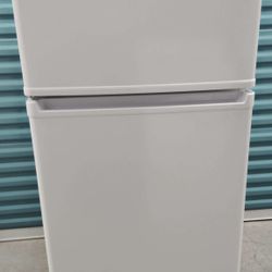 GE Refrigerator 