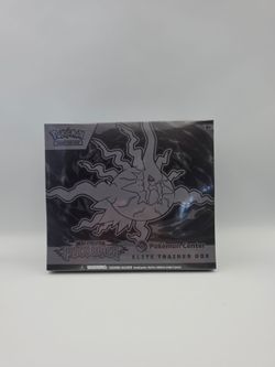 Pokémon Center Mega Evolution Pitch Black Elite Trainer Box
