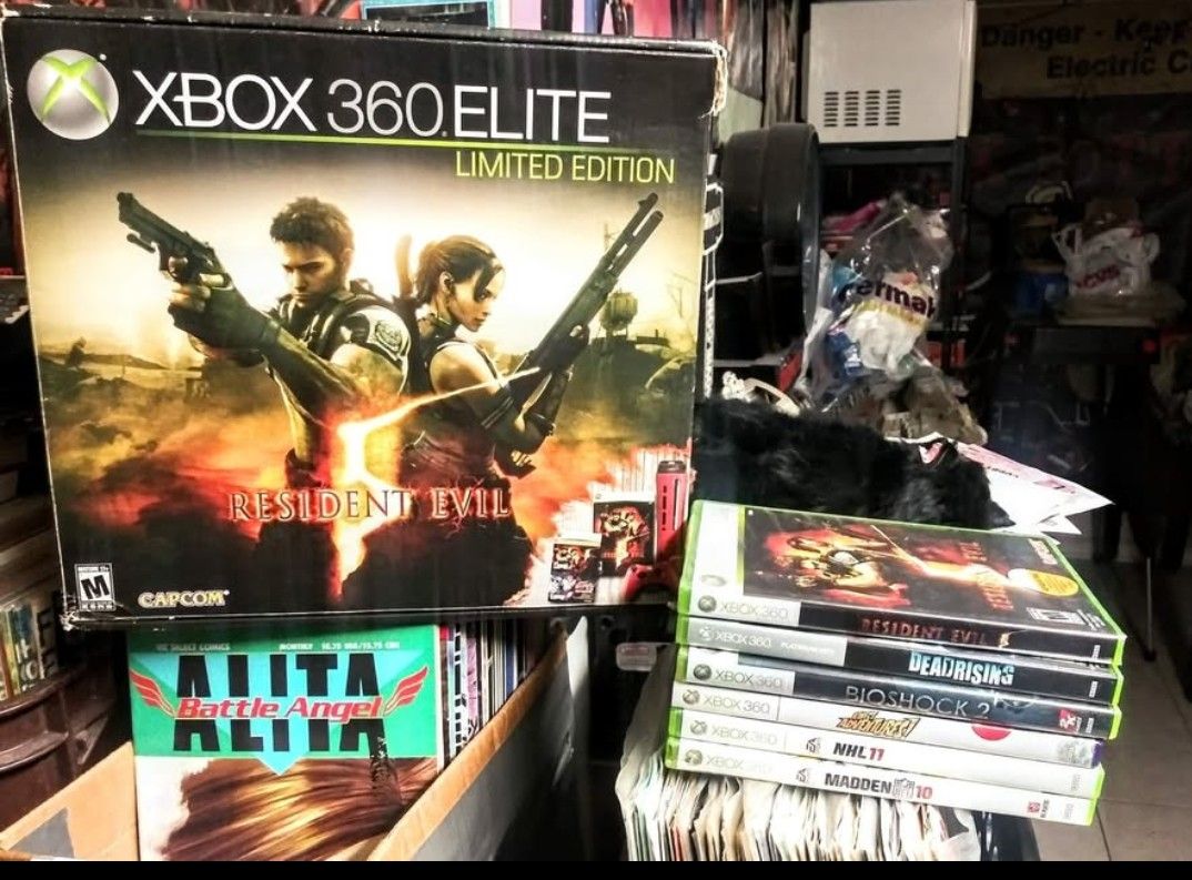 XBox 360 Ltd. Edit Resident Evil with Box & 6 Games