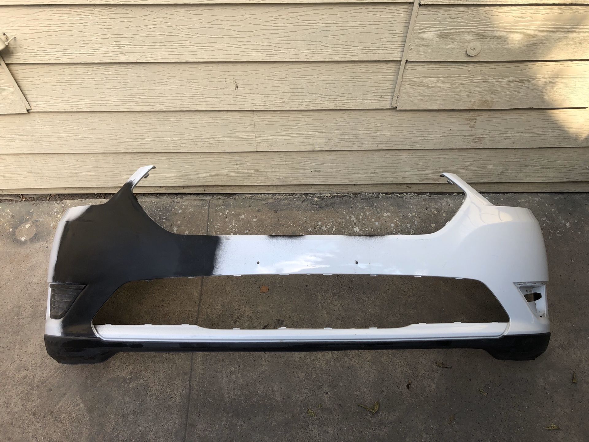 2013-2018 Ford Taurus front bumper oem