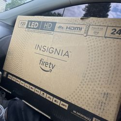 Insignia 24” Roku Tv 