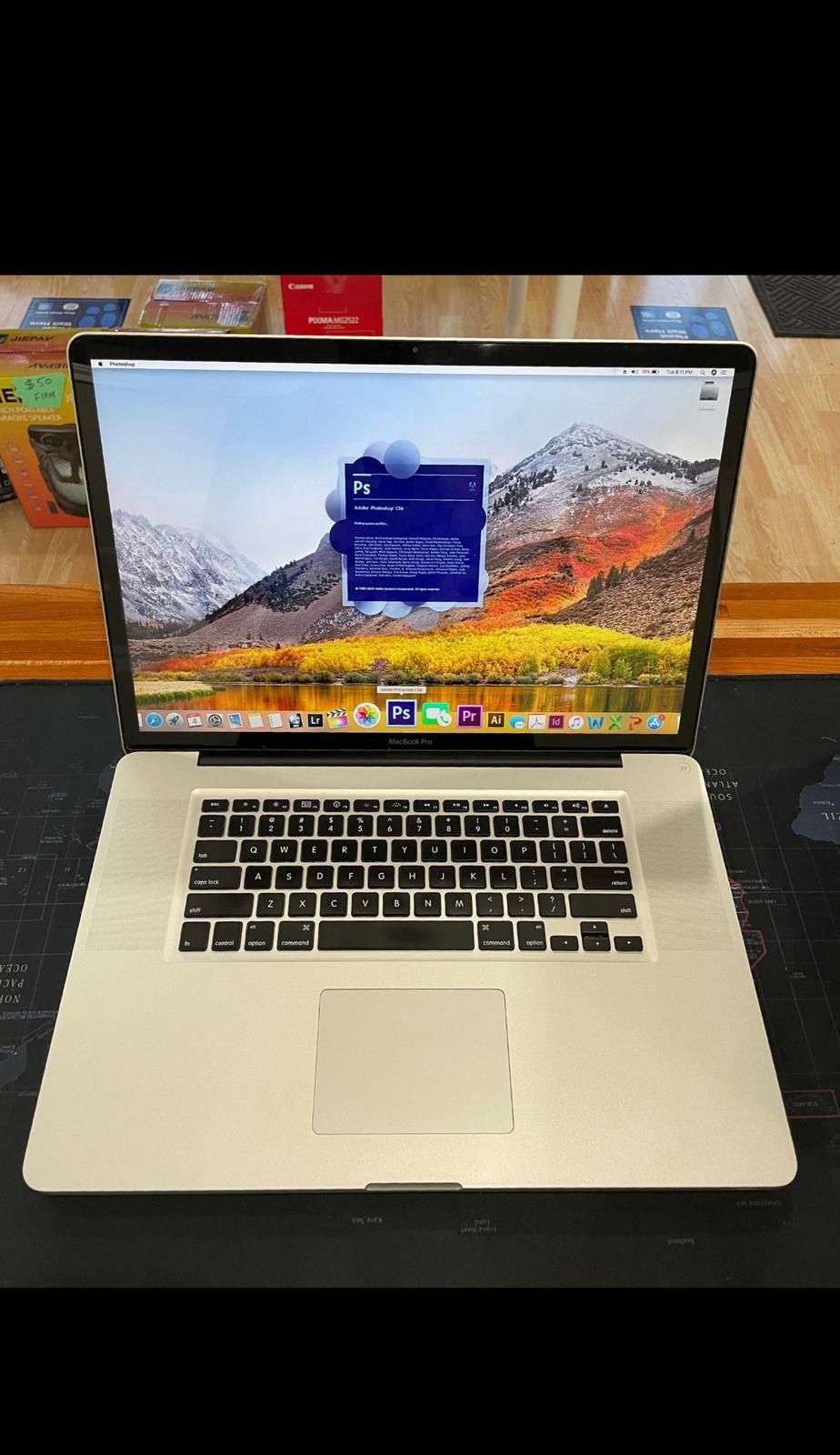 Apple MacBook Pro 17” i5 8GB//250GB SSD Video/Photo...