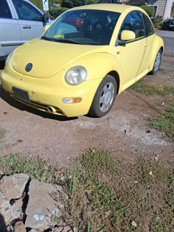 1999 Volkswagen Beetle $1,250 firm  need fix some problems  to fix or used for parts
