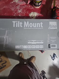 Fino Tilt TV Wall Mount 24–55 Inch
