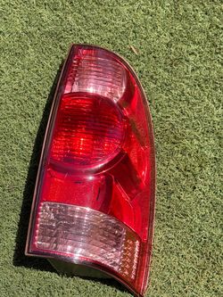2005-2008 Toyota Tacoma Tail Light Passenger Right Side