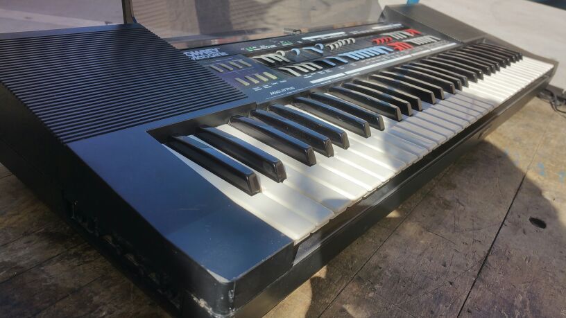 Lowrey micro genie piano v120