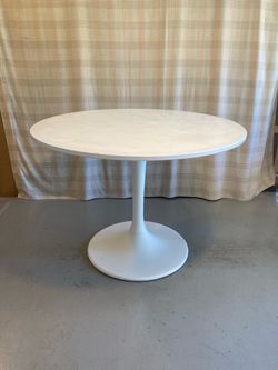 White Tulip Style Table