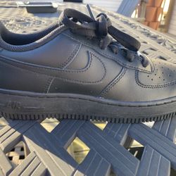 Youth 5.5 Black Air Force Ones 