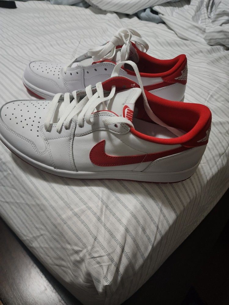 Jordan 1 Retro Low OG University Red