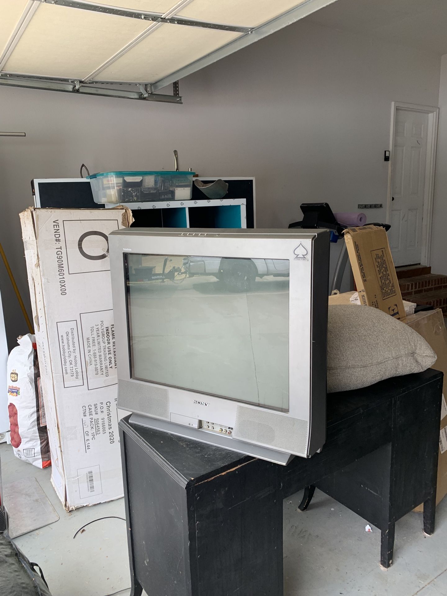 SONY TRINITRON 27in CRT