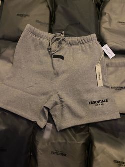 Dark Oat Essential shorts ☀️