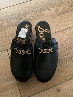 Brand New Sam Edelman Black Mule Clogs with Gold Chain