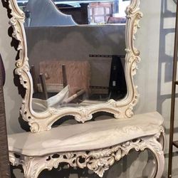 Entry Table And Mirror 