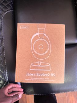The Jabra Evolve2 85 wireless headset