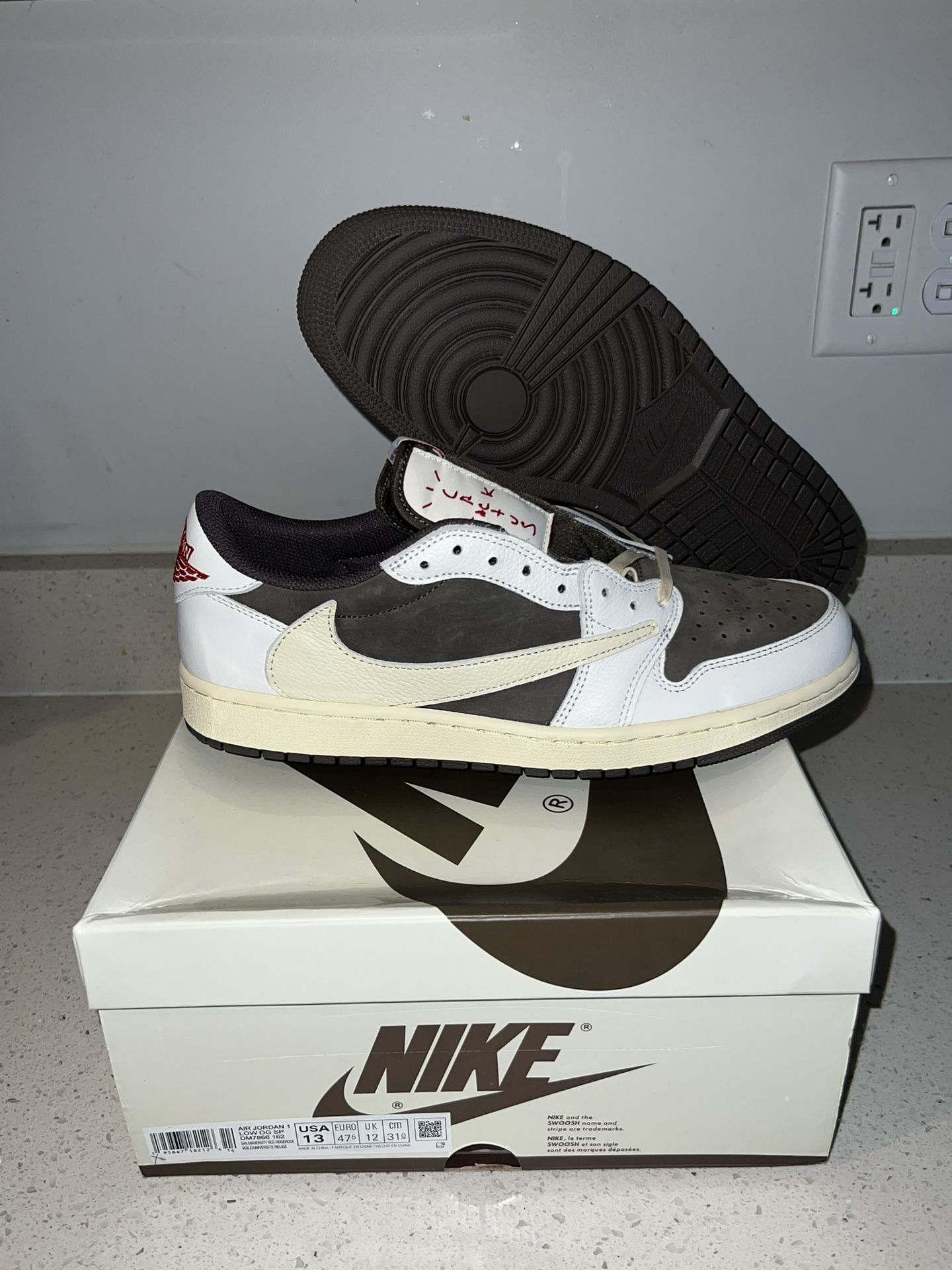 Nike Air Jordan Travis Scott Dunk Low Men’s Size 13 DS