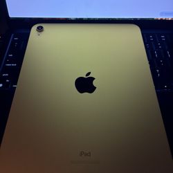 iPad 10th generation 256gb  with Magic Keyboard