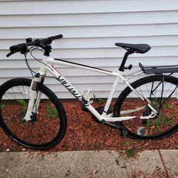 Specialized Crosstrail M4 Bike