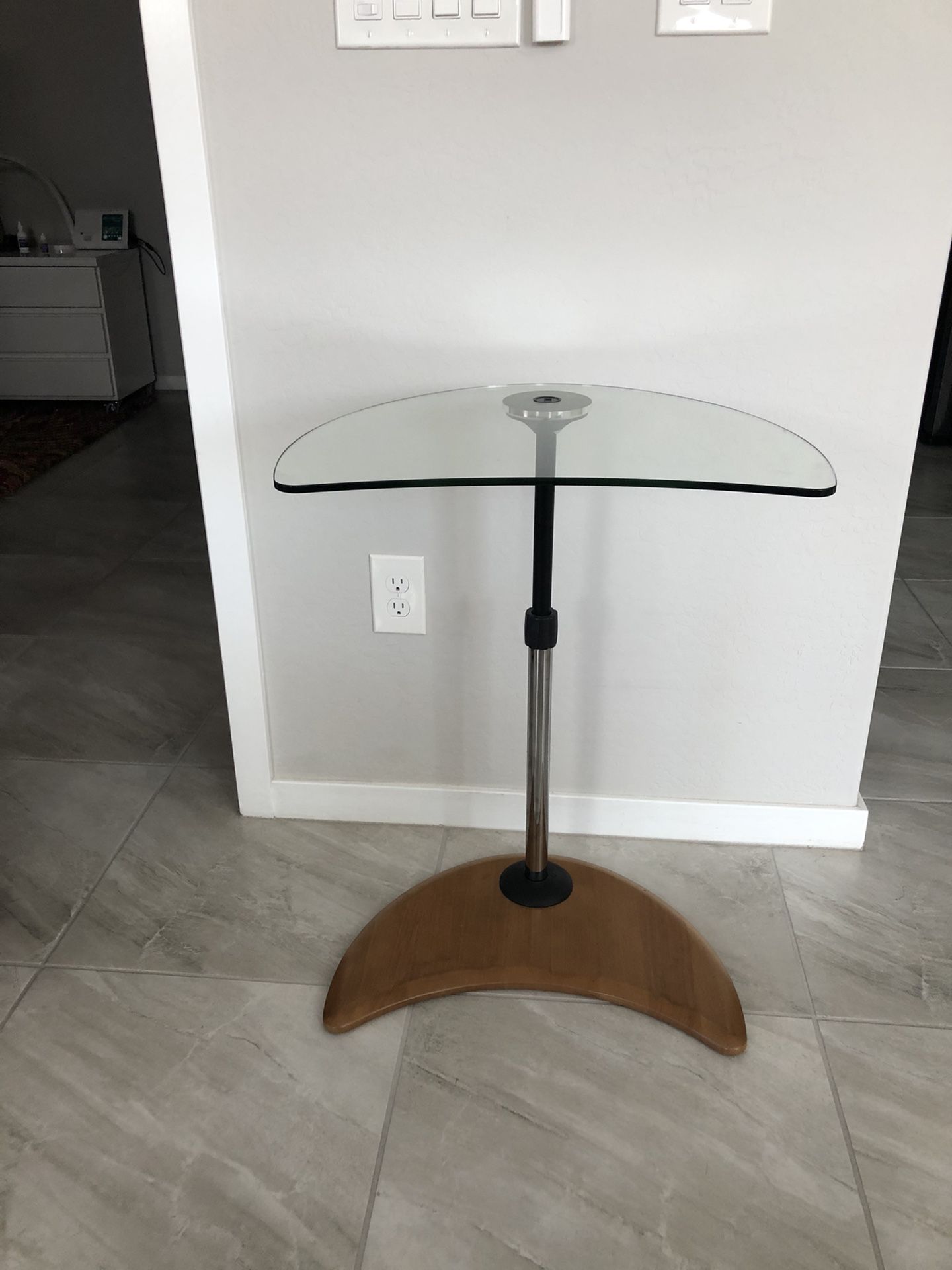 End table - modern design