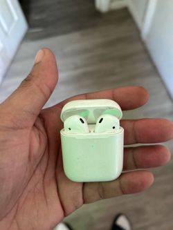 AirPods