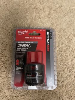 Milwaukee m12 2.5 ah High Output