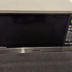 Panasonic Microwave NN-SN686S