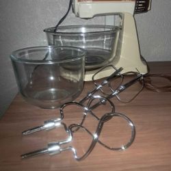 Vintage Sunbeam Mixmaster Mixer 12-Speed Kitchen Stand Mixer Model 2360