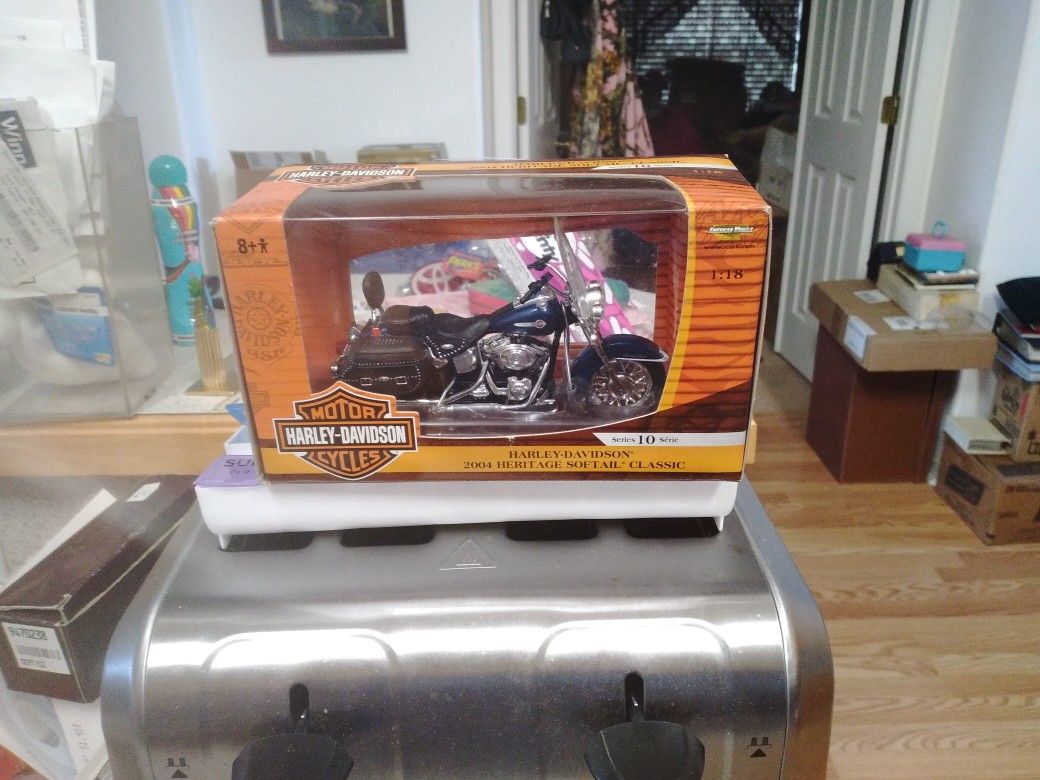 Softtail 2004. 118 Scale. New Never Openef