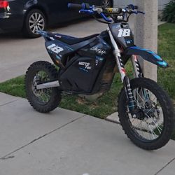 Mototec 72v 5000w Pro Electric Dirt Bike.