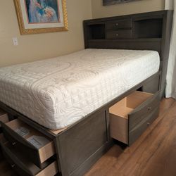 bed room set  great condition