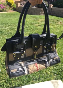 Burberry purse