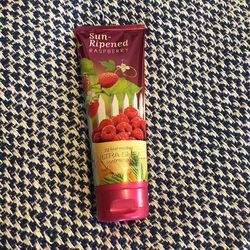 Bath And Body Works Sun-Ripened raspberry Body Cream