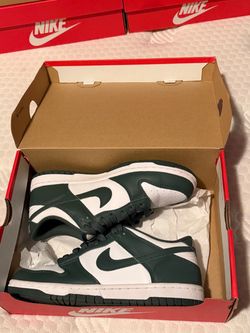 Women’s Nike Dunks
