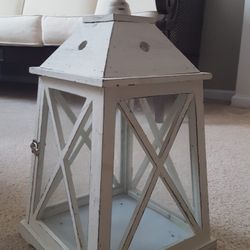 candle holder - wooden lantern