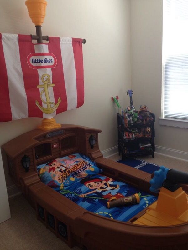 FISHER PRICE PIRATE SHIP TODDLER BED JAKE NEVERLAND BEDDING SEALY MATTEESS