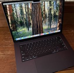 2025 MacBook Air M4 – 16 GB RAM / 256 GB SSD – Like New 💻✨