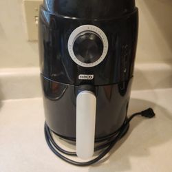 Dash compact air fryer - Gently used