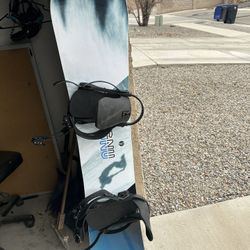 GNU Snowboard Size 159 With arbor Hemlock Bindings.  
