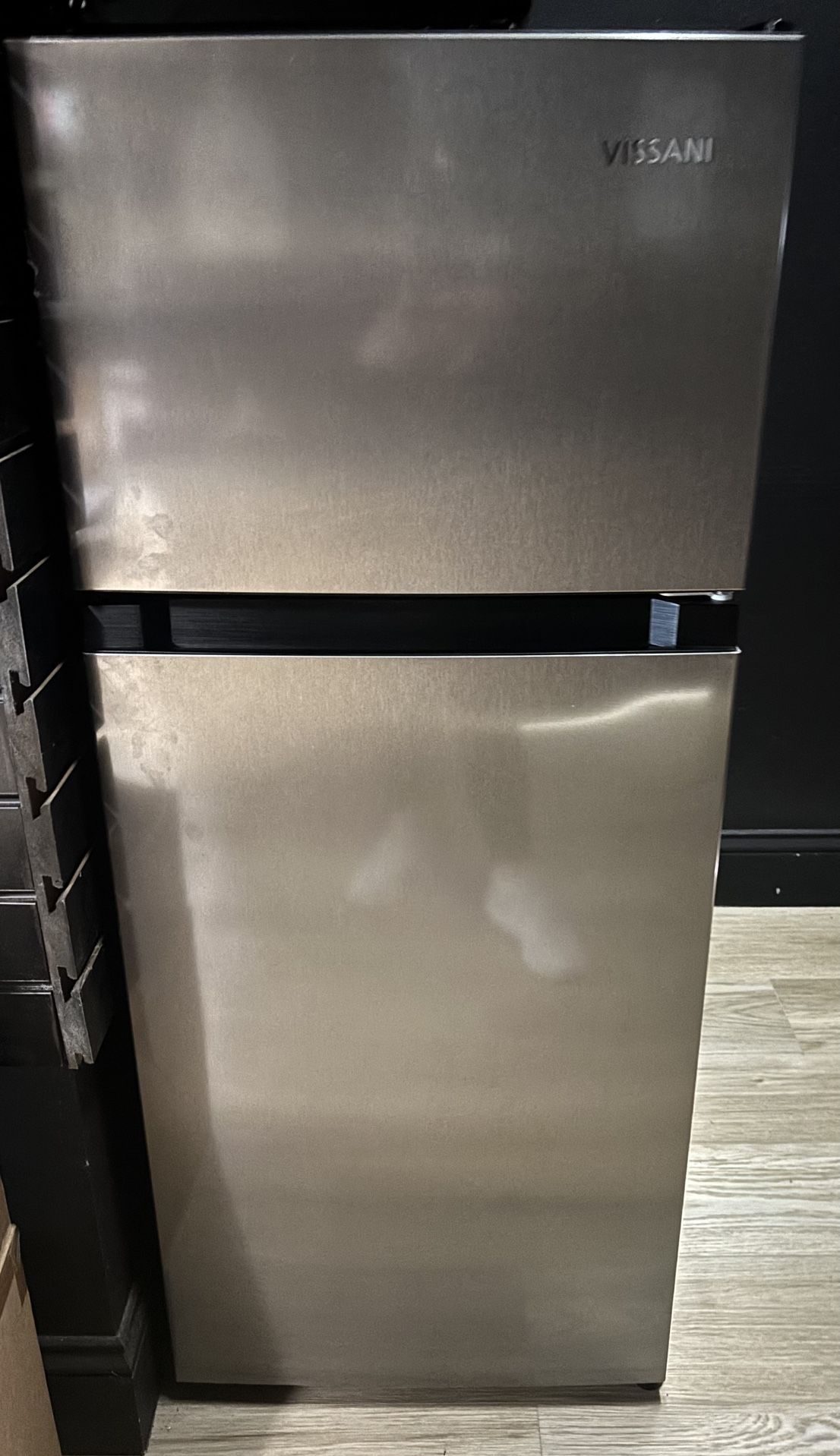 Vissani HVDR45PS 4.5 cu ft Compact Refrigerator – Stainless Look – Excellent Condition- LOOKS BRAND NEW!  (Marietta)