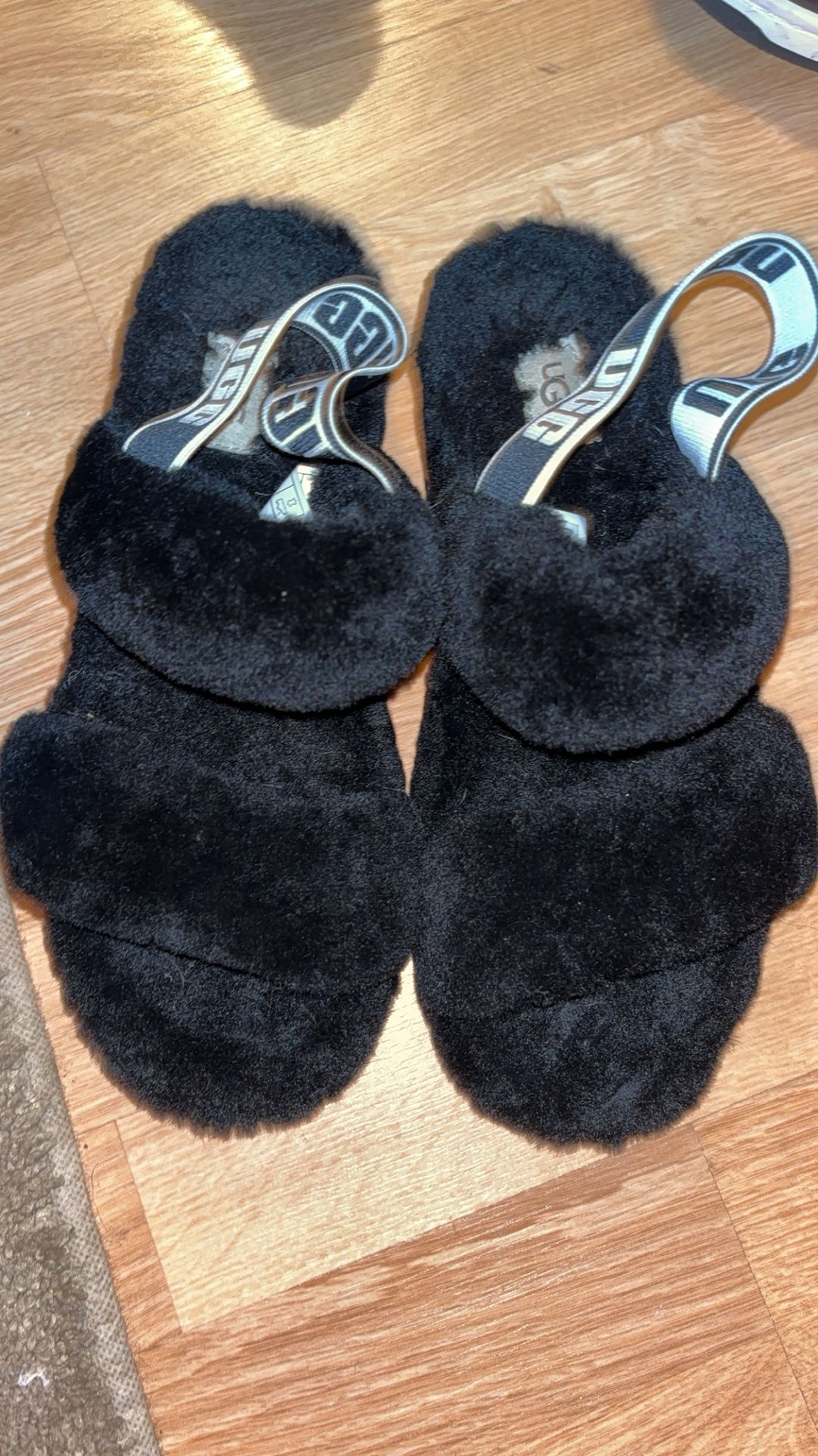 Ugg Slippers Size 8