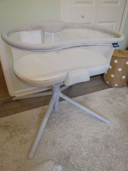 HALO Bassinest Baby Bassinet