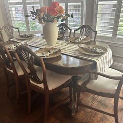 Vintage Mahogany Duncan Phyfe Dining Room Table with 6 Chair