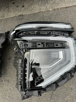 Tahoe/suburban headlights 2025 OEM